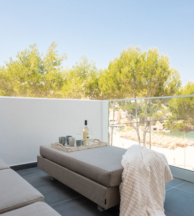 Resa Estates Ibiza te koop appartement Vadella Mar zee zicht terras.jpg